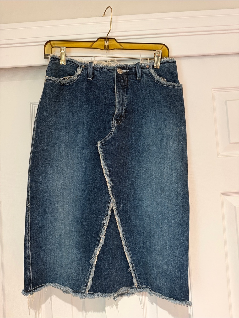 Sergio Valente Dark Blue Frayed-Trim Denim Midi Skirt